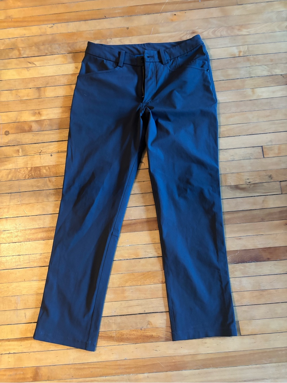 Lululemon Men’s Grey Commuter Pants Size 30 Stretch